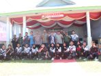 Teks foto: Dandim Letkol Arh Agung Pujiantoro, SH, Sekjen Perbakin Sergai Syahrul Ramadhan Sihotang, SH, Ketua KNPI Sergai Dr. Muhammad Ziad Ananta, S.Sos, M.Si, Dr. Drs. Zulfendri, M.Kes saat berfoto bersama dengan atlet binaan Perbakin Sergai dan Forkopimda Sergai