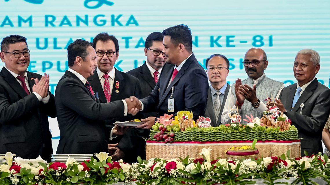 170826_GUBERNURDANWAGUB_JAMUANKENEGARAAN_11.jpg_copy_2608x1479-1140x641